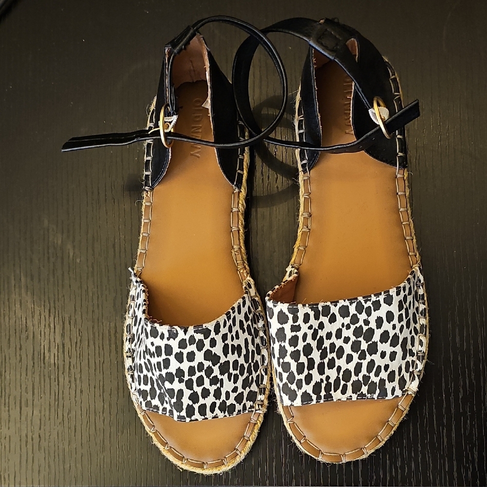 Old Navy Black and White Sandals‎ with Animal Print